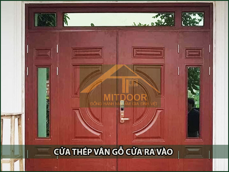 CỬA THÉP VÂN GỖ CỬA RA VÀO